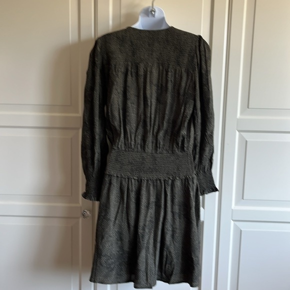 Rails Jasmine Long Sleeve
Snake Print Mini  Dress Olive Pebble Size Medium. - Picture 7 of 16